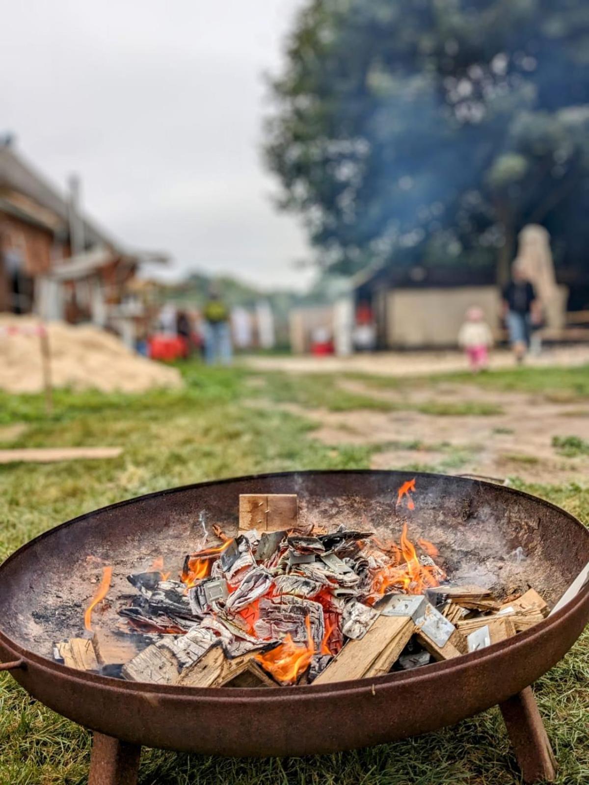 Zirkuswagen Glamping Fuer 2 Mit Veranda Kueche Netflix Parken Und Hofladen Steinhofel Exterior foto